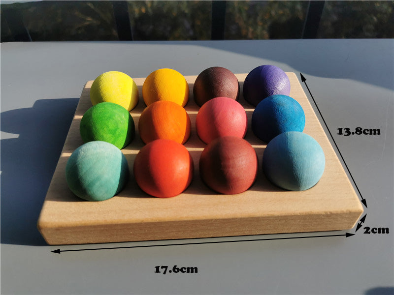 photo of wooden tray showing dimensions of 13.8x17.6x2cm